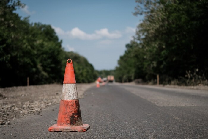 Ремонтировал дороги для оккупантов: бизнесмену из Мелитополя сообщили о подозрении в пособничестве агрессору