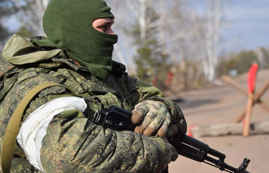 Russian soldier "Lobzіk" is suspected of cruelty to civilians in Luhansk region
